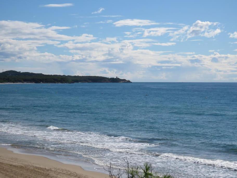 Coqueto Alojamiento Con Banera De Hidromasaje Lägenhet Tarragona Exteriör bild
